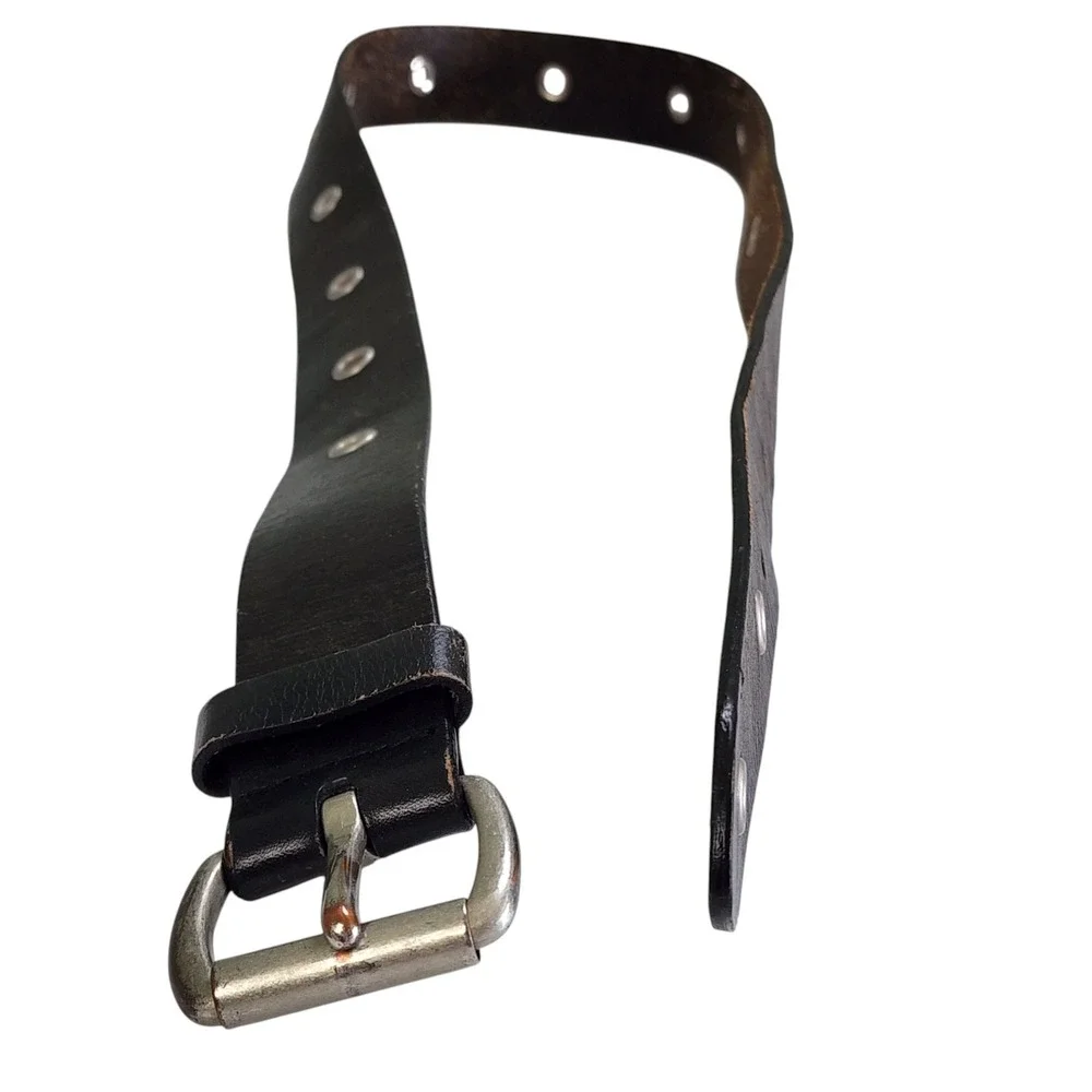 Mossimo Vintage Distressed Leather Grommet Belt Silver Roller Buckle Dark Brown